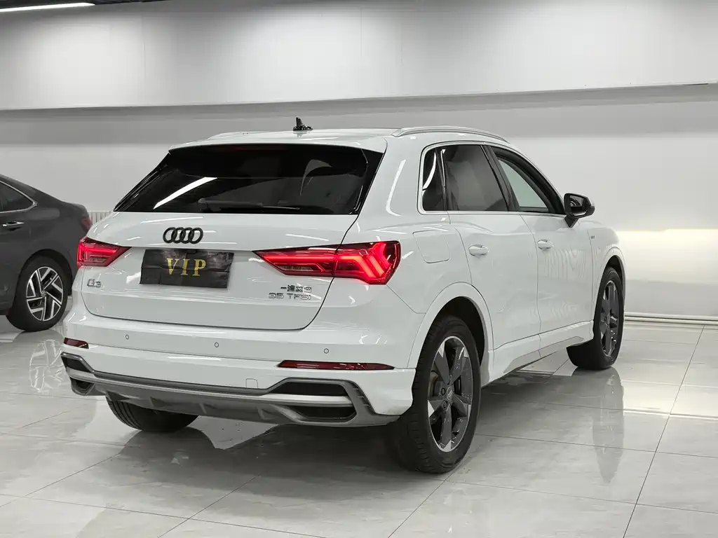 Audi Q3 2022 35 TFSI Fashionable and Dynamic купить на сайте DeffCars