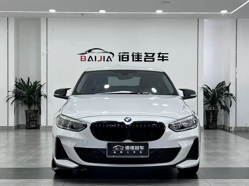 BMW 1 Series 2021 120i M Sports Edition купить на сайте DeffCars