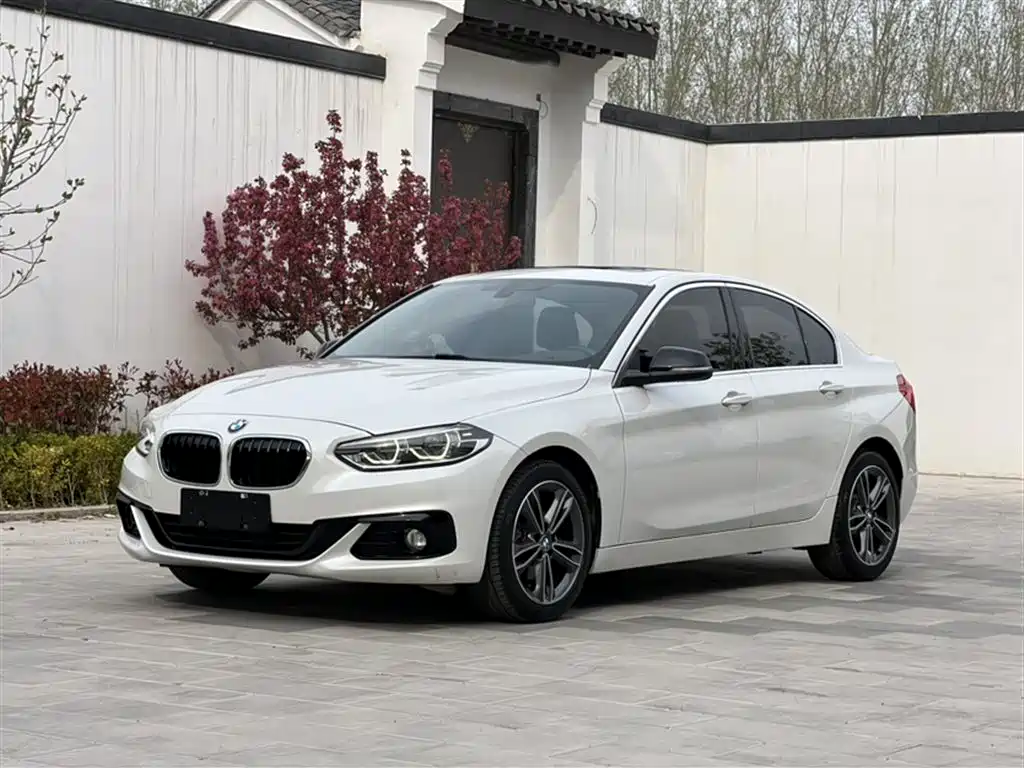 BMW 1 Series 2018 facelift 118i sports купить на сайте DeffCars