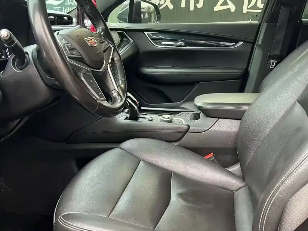 Cadillac XT5 2022 2.0T two-wheel drive luxury model купить на сайте DeffCars