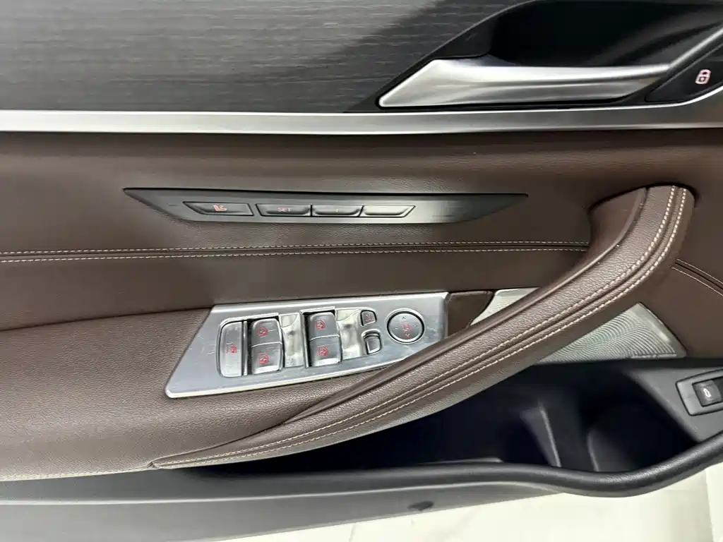 BMW 5 Series 2022 Facelift 2 530Li Exclusive M Sports Package купить на сайте DeffCars