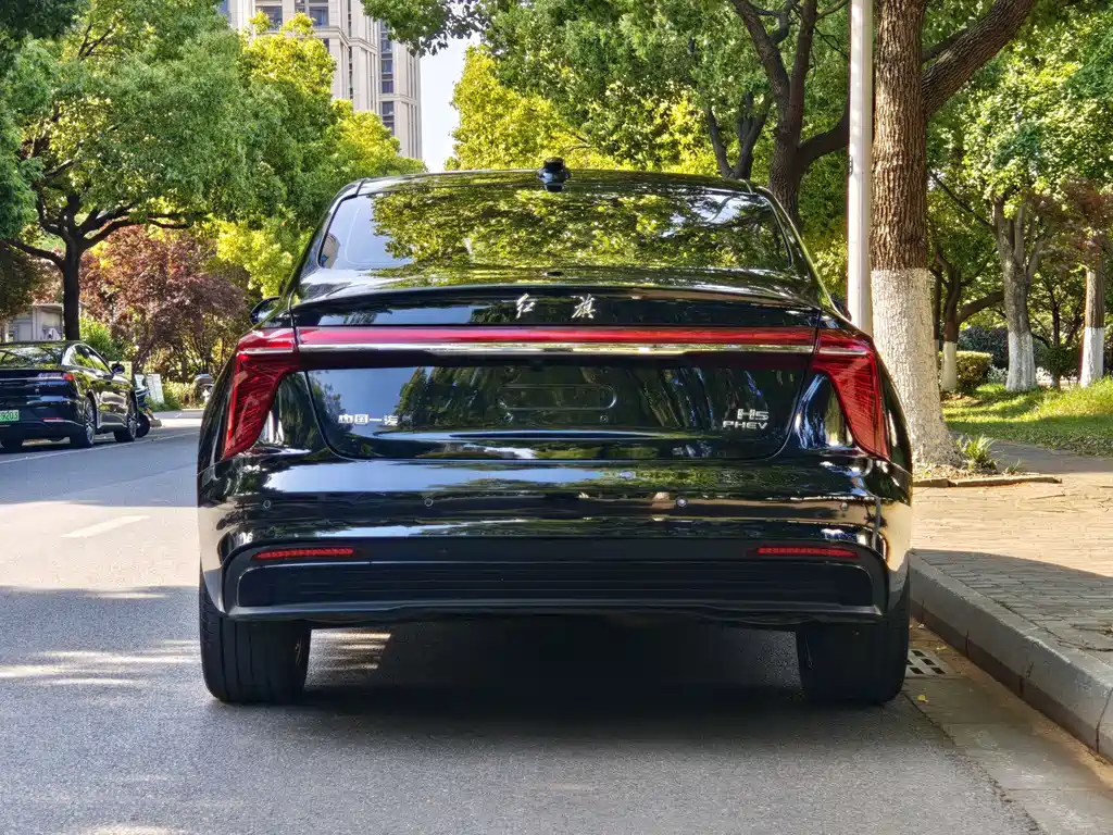 Hongqi H5 PHEV 2025 170 super hybrid version купить на сайте DeffCars