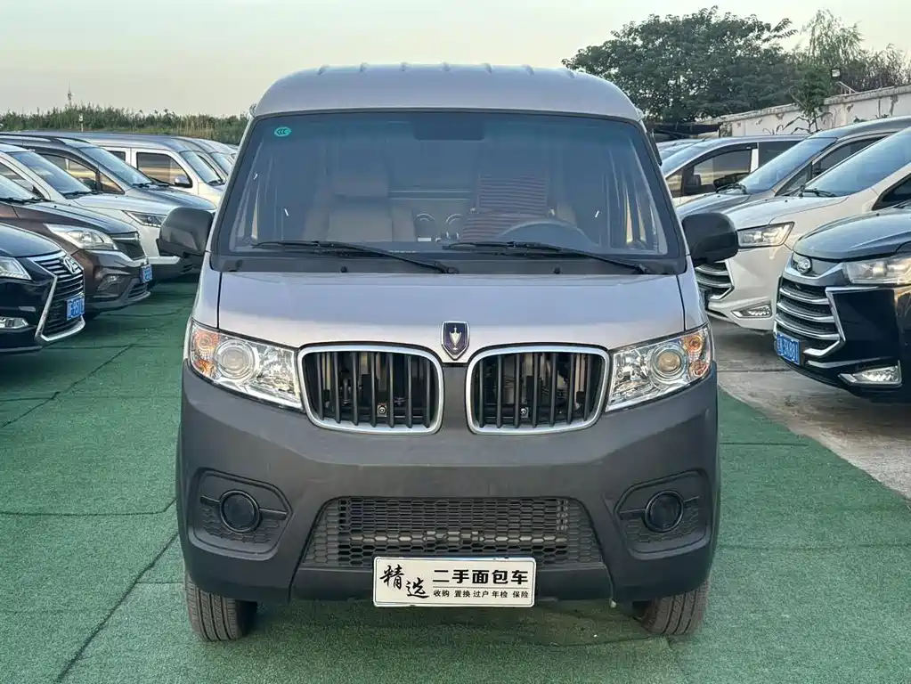 Hiace X30 2023 1.5L business van 2/5 seats air-conditioned version SWC15M купить на сайте DeffCars