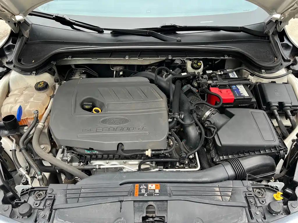Focus 2022 Sedan EcoBoost 180 Automatic ST Line купить на сайте DeffCars