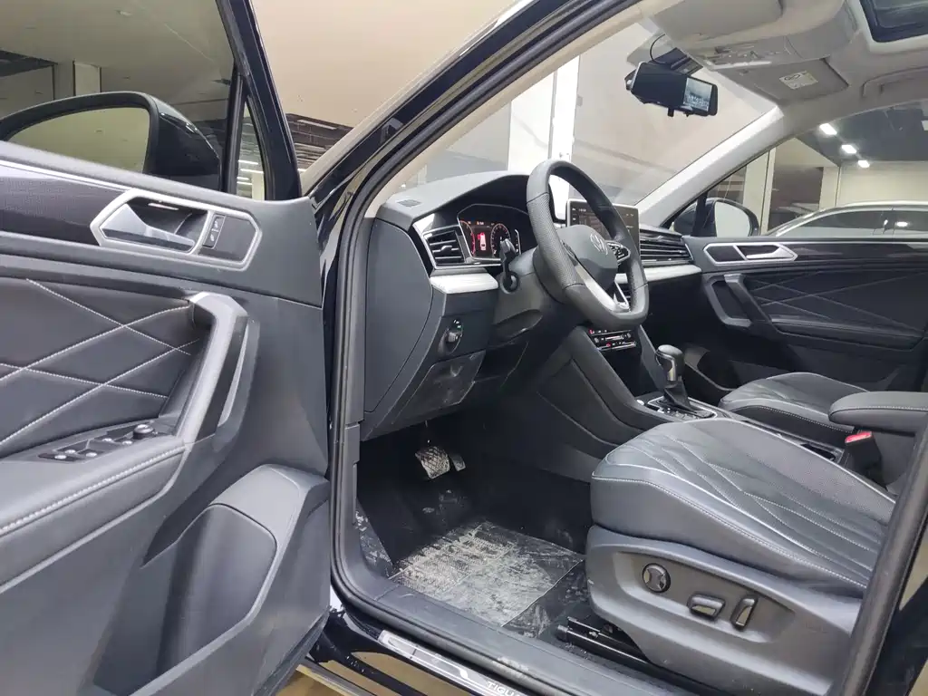 Tiguan L 2023 280TSI automatic two-wheel drive Chaochuang limited edition купить на сайте DeffCars
