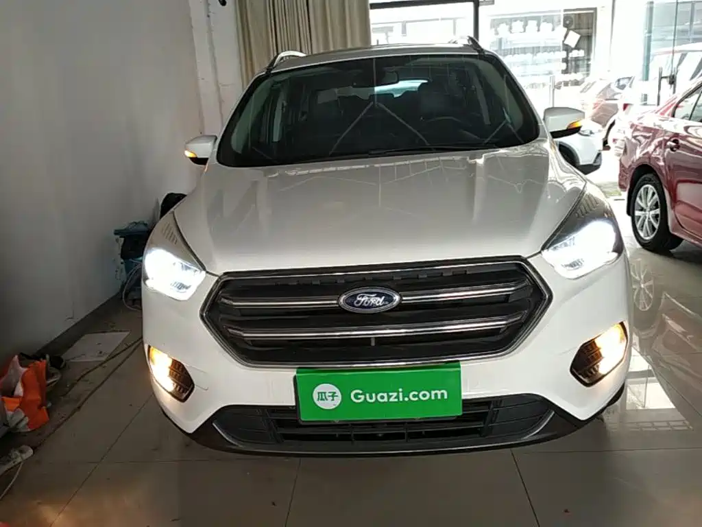 Escape 2019 EcoBoost 180 two-wheel drive platinum airfoil National VI купить на сайте DeffCars