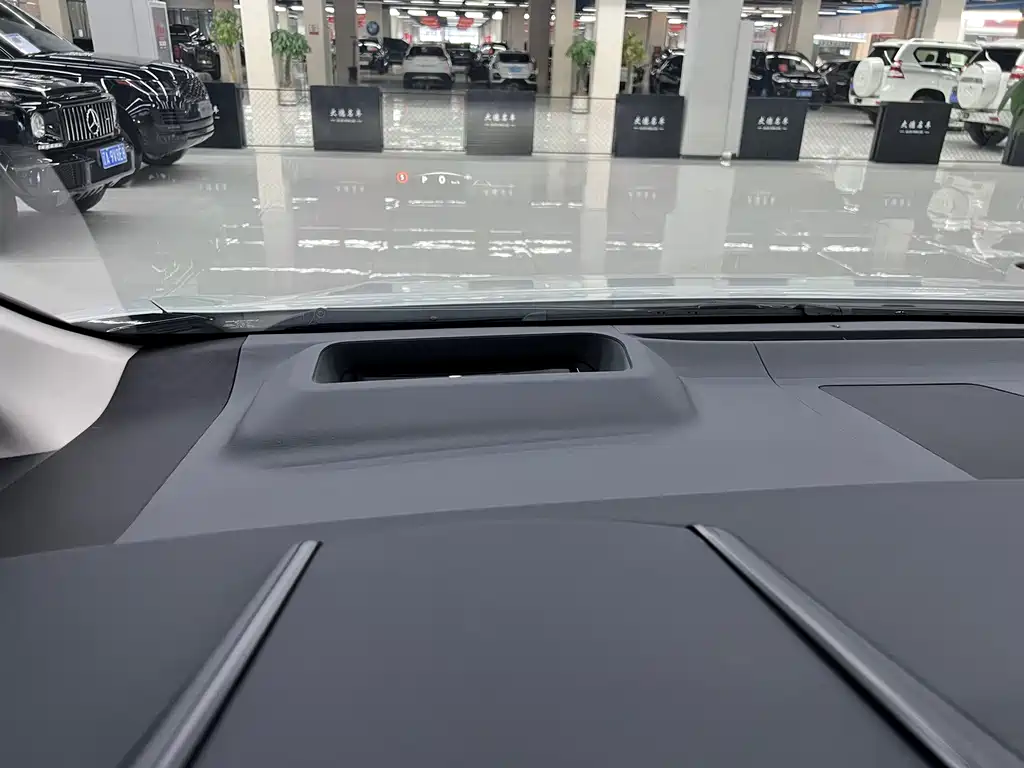 Lexus LM 2025 500h six-seater premium version купить на сайте DeffCars