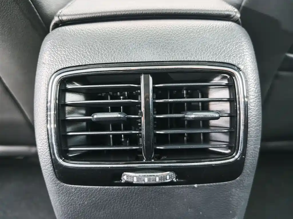 Sagitar 2018 180TSI DSG Premium Edition купить на сайте DeffCars