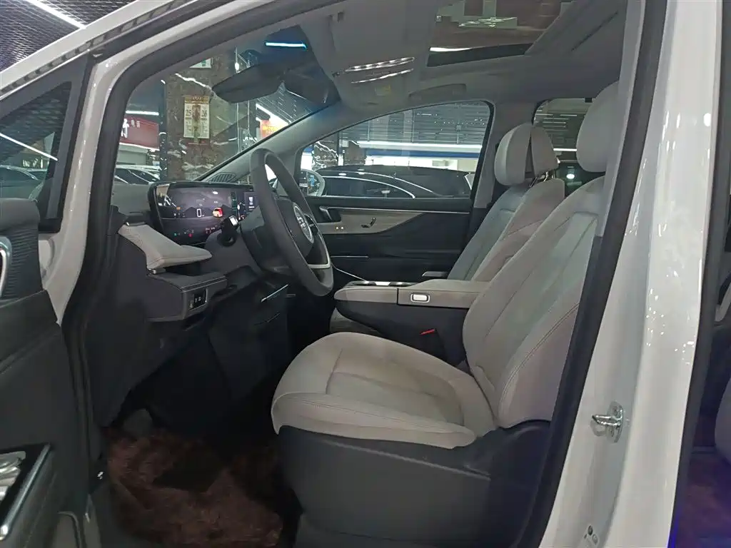 Buick GL8 2025 Lu Zun Exclusive Edition купить на сайте DeffCars