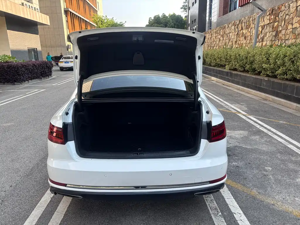Audi A4L 2019 40 TFSI Enterprising National V купить на сайте DeffCars