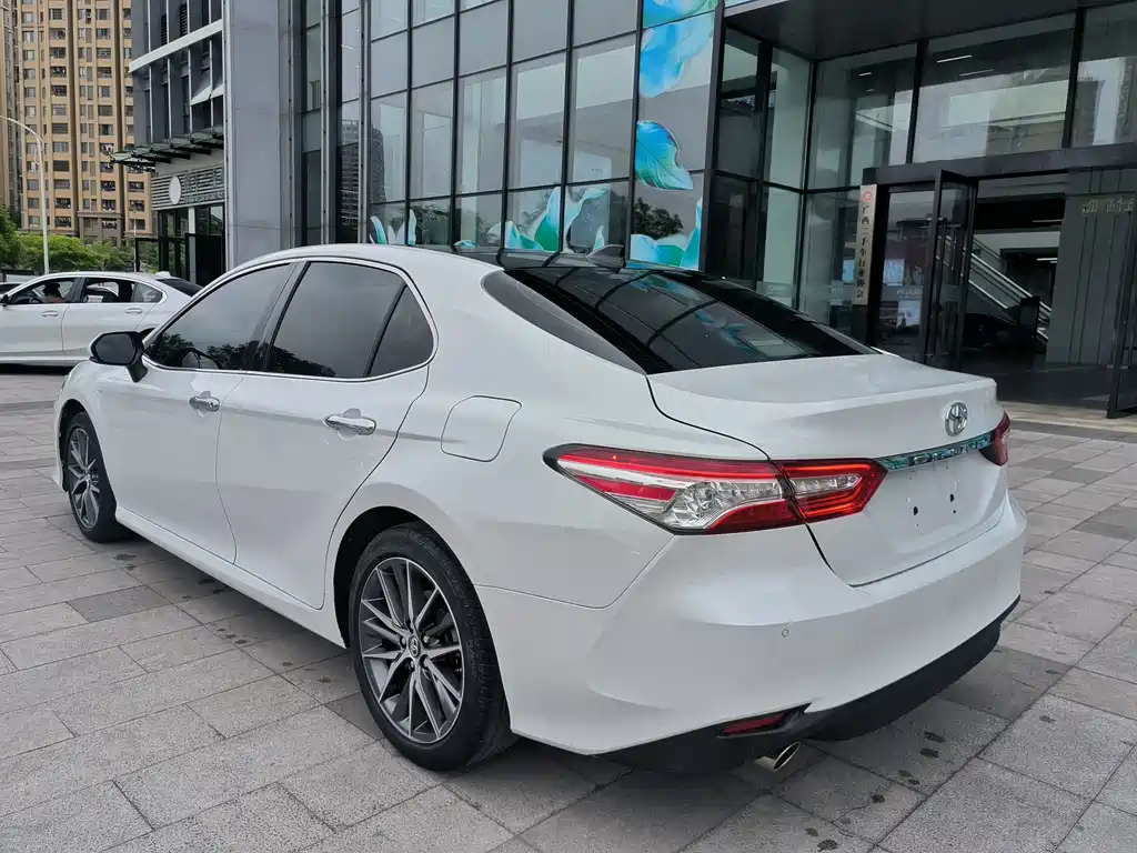 Camry 2021 2.5G Deluxe Edition купить на сайте DeffCars