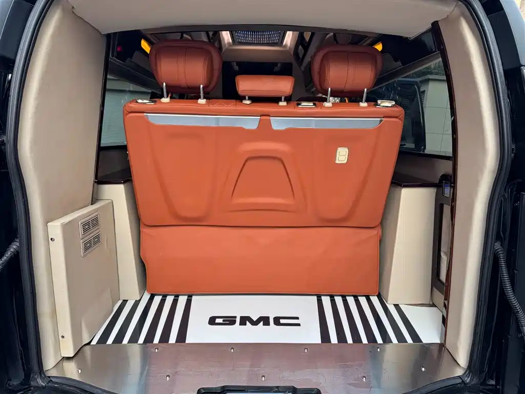 SAVANA 2011 6.0L Business Star 7-seater купить на сайте DeffCars