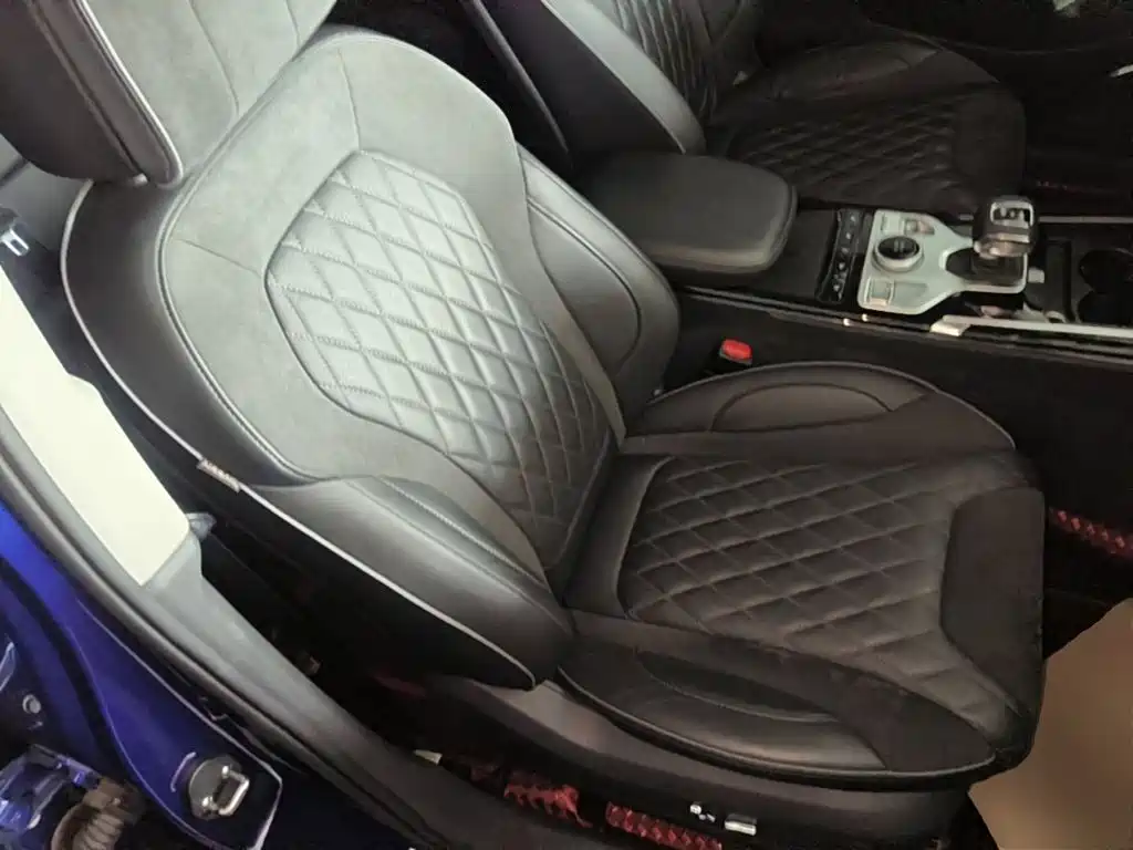 Red Flag Hongqi HS5 2019款 2.0T 智联旗享四驱版 купить на сайте DeffCars
