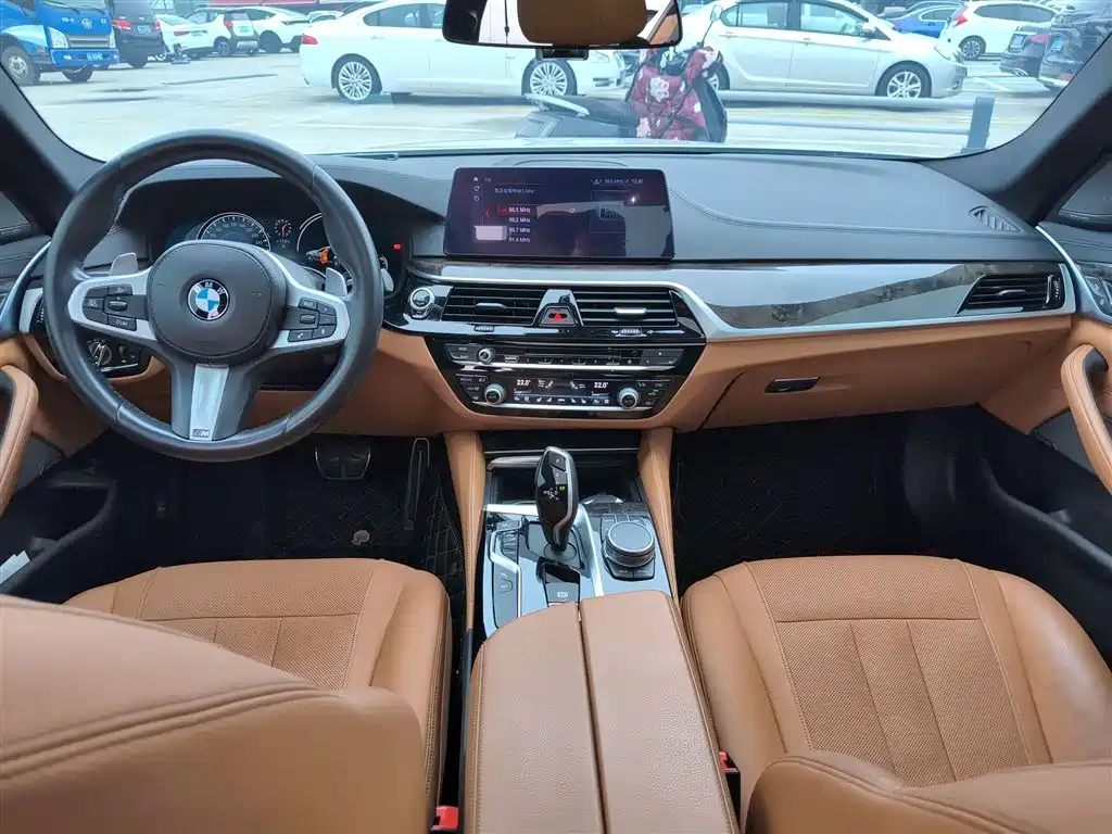 BMW 5 Series 2018 530Li Exclusive M Sports Package купить на сайте DeffCars