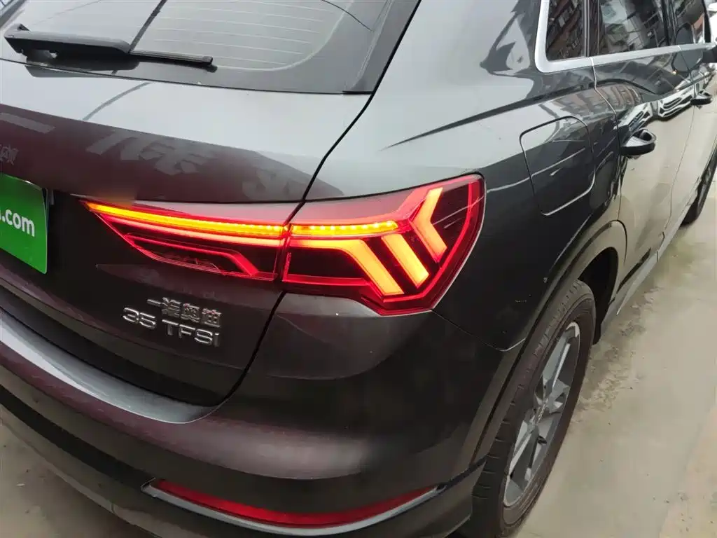 Audi Q3 2021 35 TFSI Enterprising and Elegant Model купить на сайте DeffCars