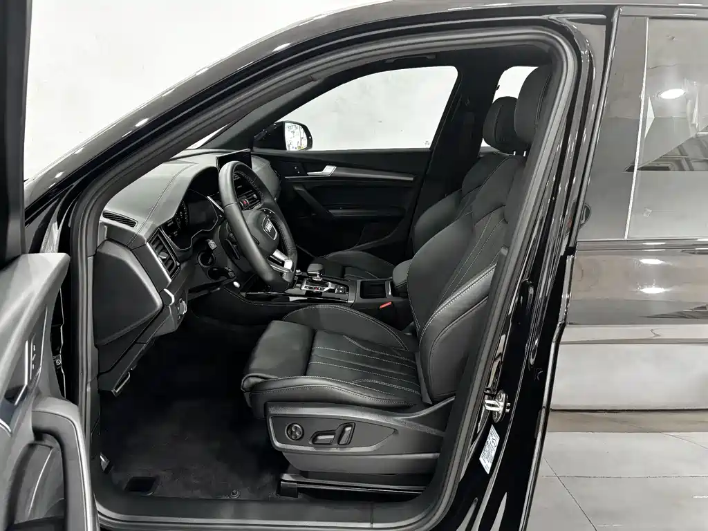 Audi Q5L 2023 40T luxury and dynamic model купить на сайте DeffCars