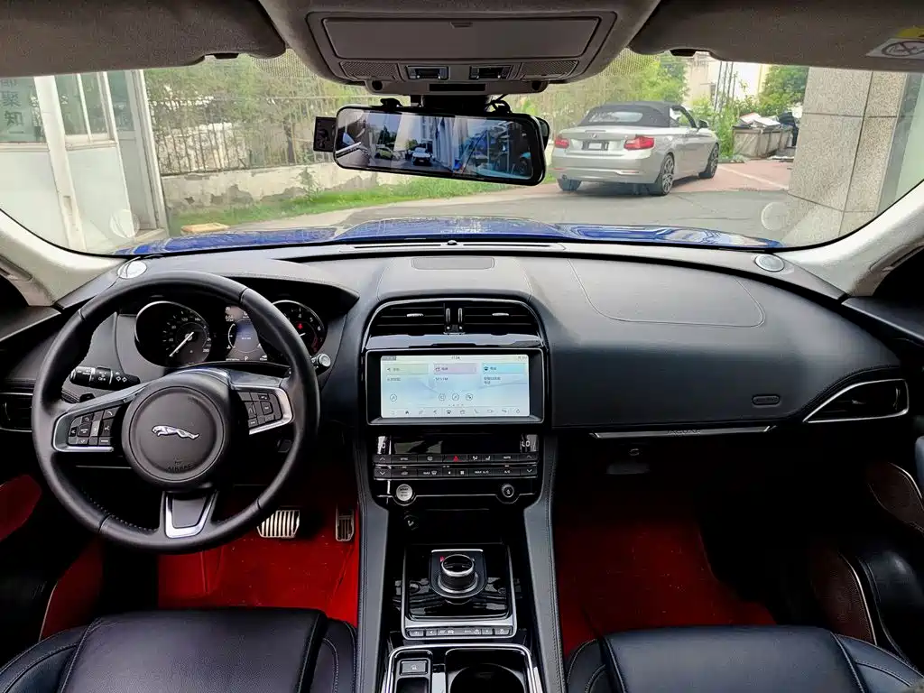 Jaguar F-PACE 2019 2.0T two-wheel drive urban exclusive edition купить на сайте DeffCars