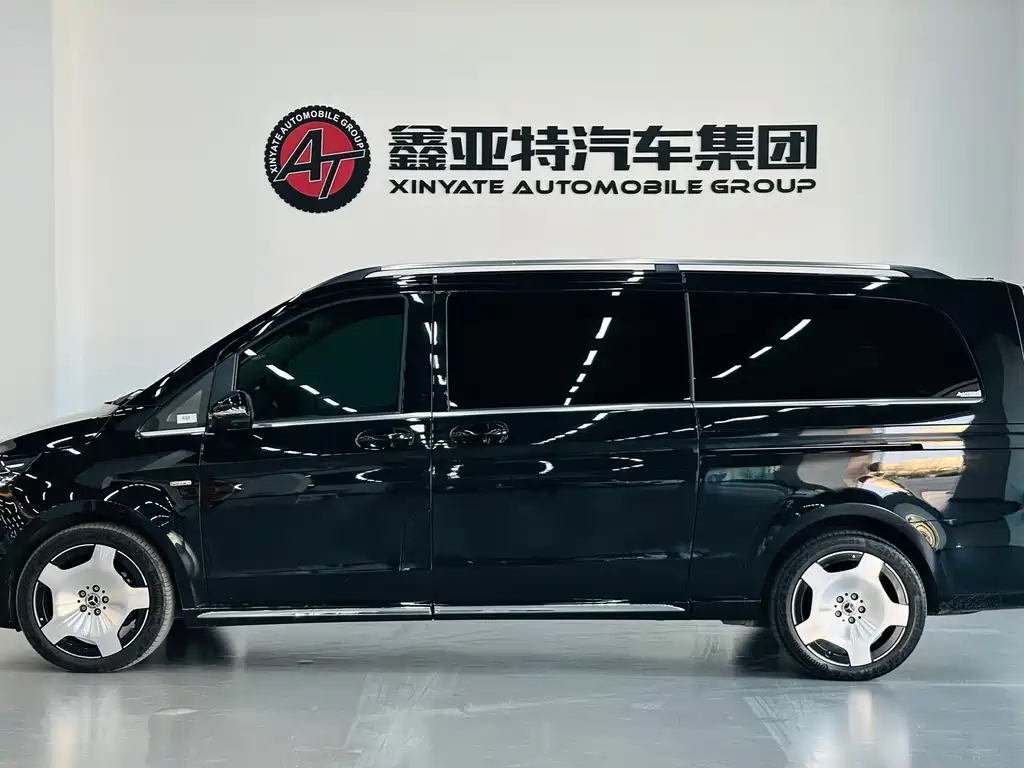 Mercedes-Benz V-Class 2024 V 300 L Long Wheelbase Luxury Edition купить на сайте DeffCars