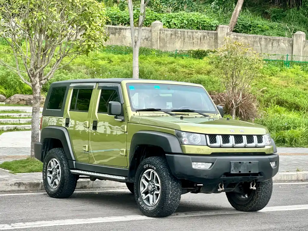 Beijing off-road BJ40 2016 40L 2.3T automatic four-wheel drive exclusive version купить на сайте DeffCars