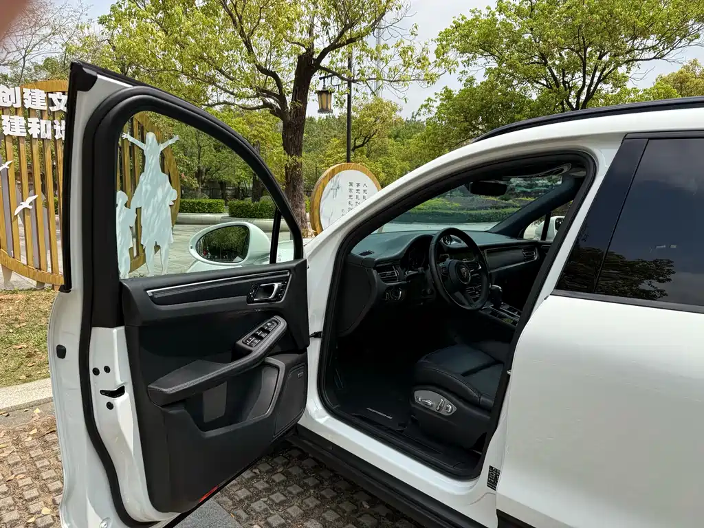 Macan 2024 Macan 2.0T купить на сайте DeffCars