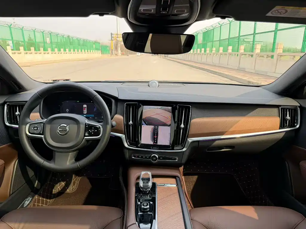 Volvo S90 2025 B5 Zhiyuan Luxury Edition купить на сайте DeffCars