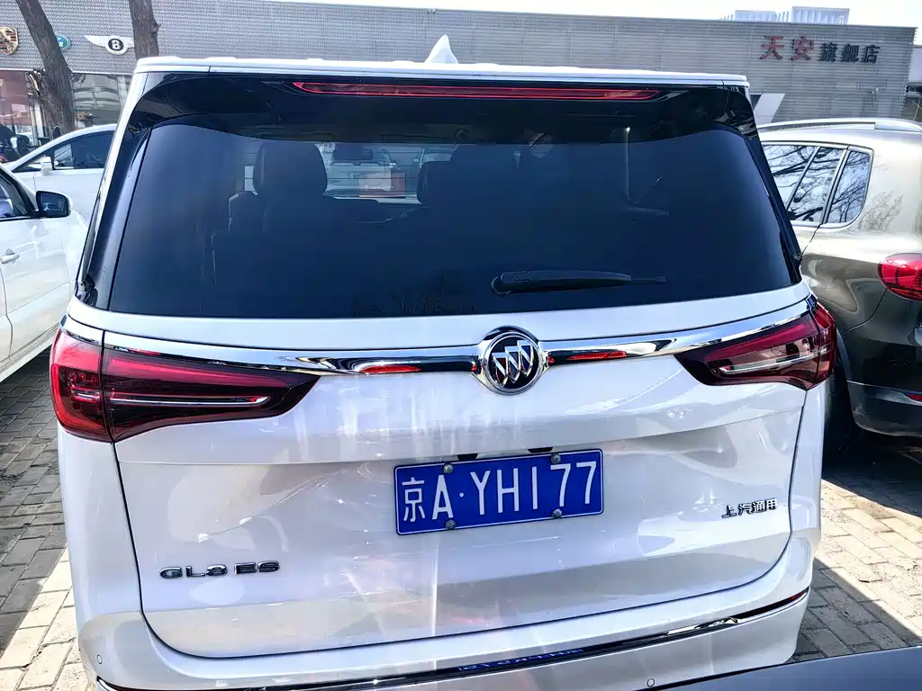 Buick GL8 2023 ES Lu Zun Exclusive Model купить на сайте DeffCars