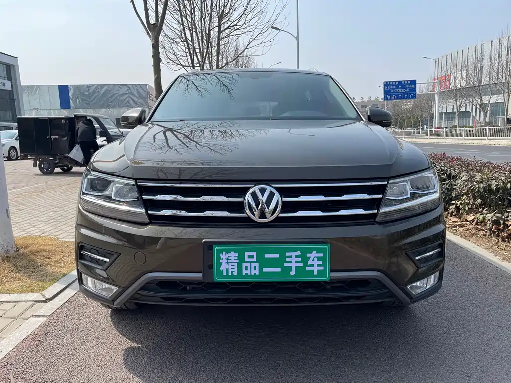 Tiguan L 2018 facelift 330TSI automatic two-wheel drive luxury version купить на сайте DeffCars
