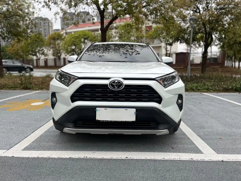 RAV4 Rongfang 2021 2.0L CVT two-wheel drive fashion version купить на сайте DeffCars