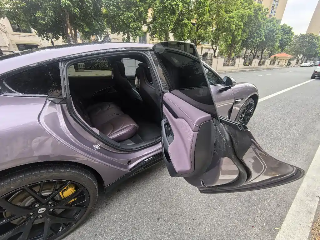 Xiaomi SU7 2024, four-wheel drive, ultra-long battery life, high-end smart driving Max version купить на сайте DeffCars