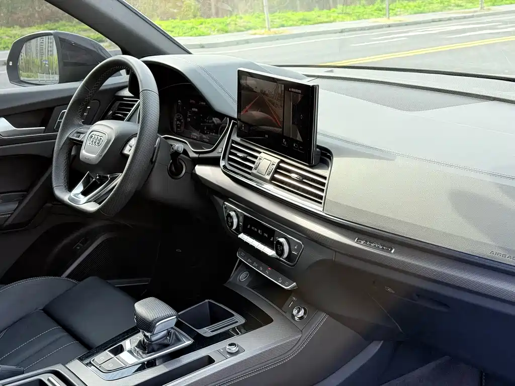Audi Q5L 2024 45 TFSI luxury and dynamic model купить на сайте DeffCars