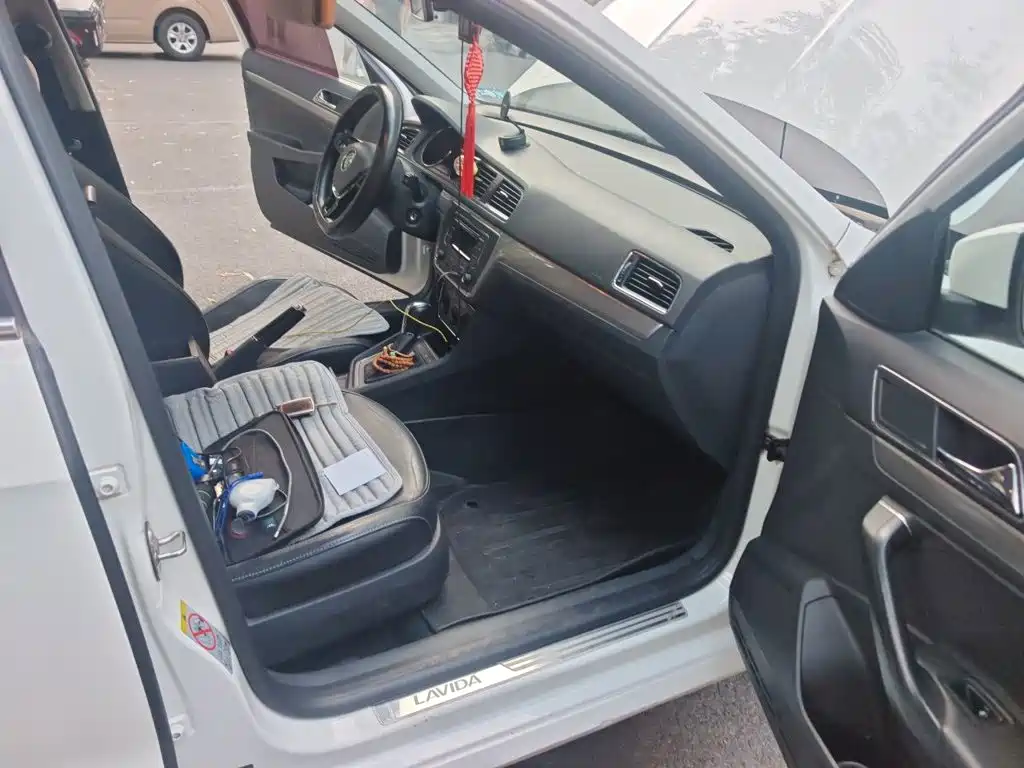 Lavida 2015 1.6L automatic comfort version купить на сайте DeffCars
