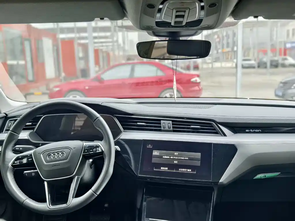 Audi e-tron 2021 50 quattro luxury model купить на сайте DeffCars