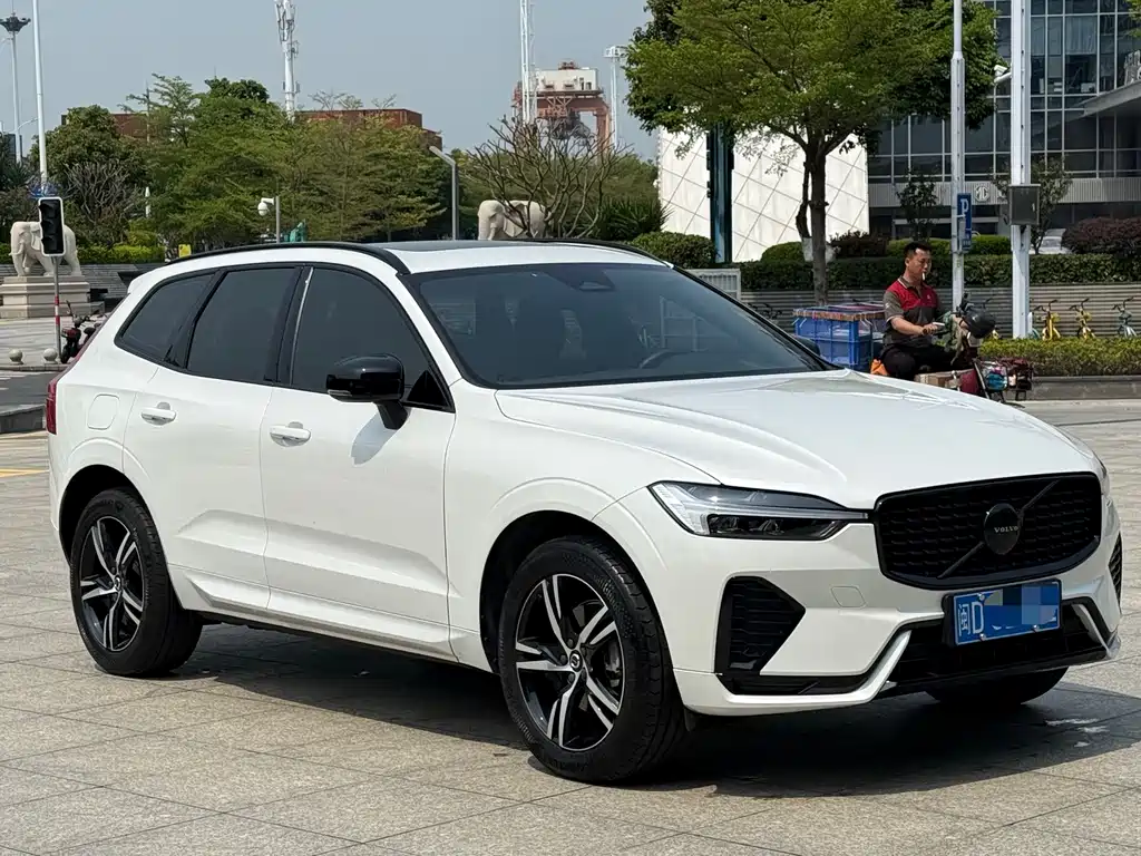 Volvo XC60 2022 B5 four-wheel drive Zhiyuan Sport Edition купить на сайте DeffCars
