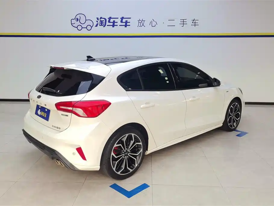 Focus 2020 Hatchback EcoBoost 180 Automatic ST Line купить на сайте DeffCars