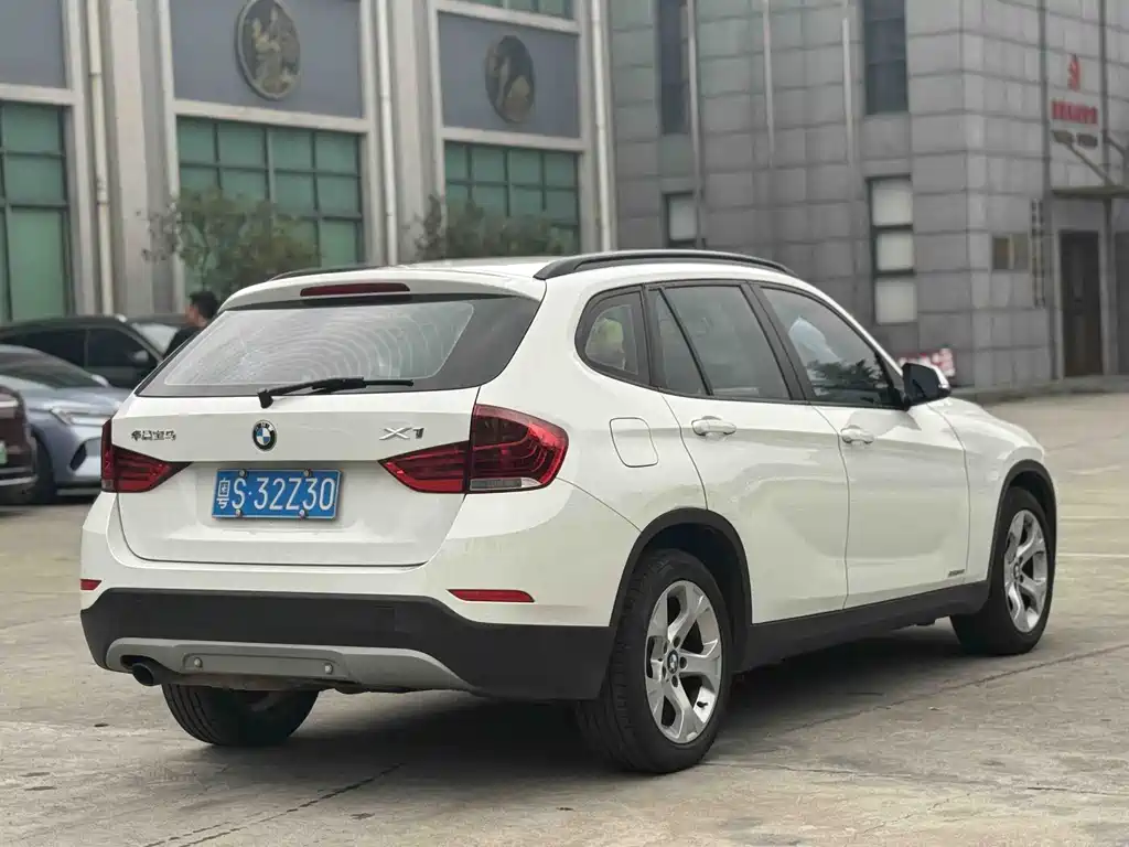 BMW X1 2013 sDrive18i leading model купить на сайте DeffCars