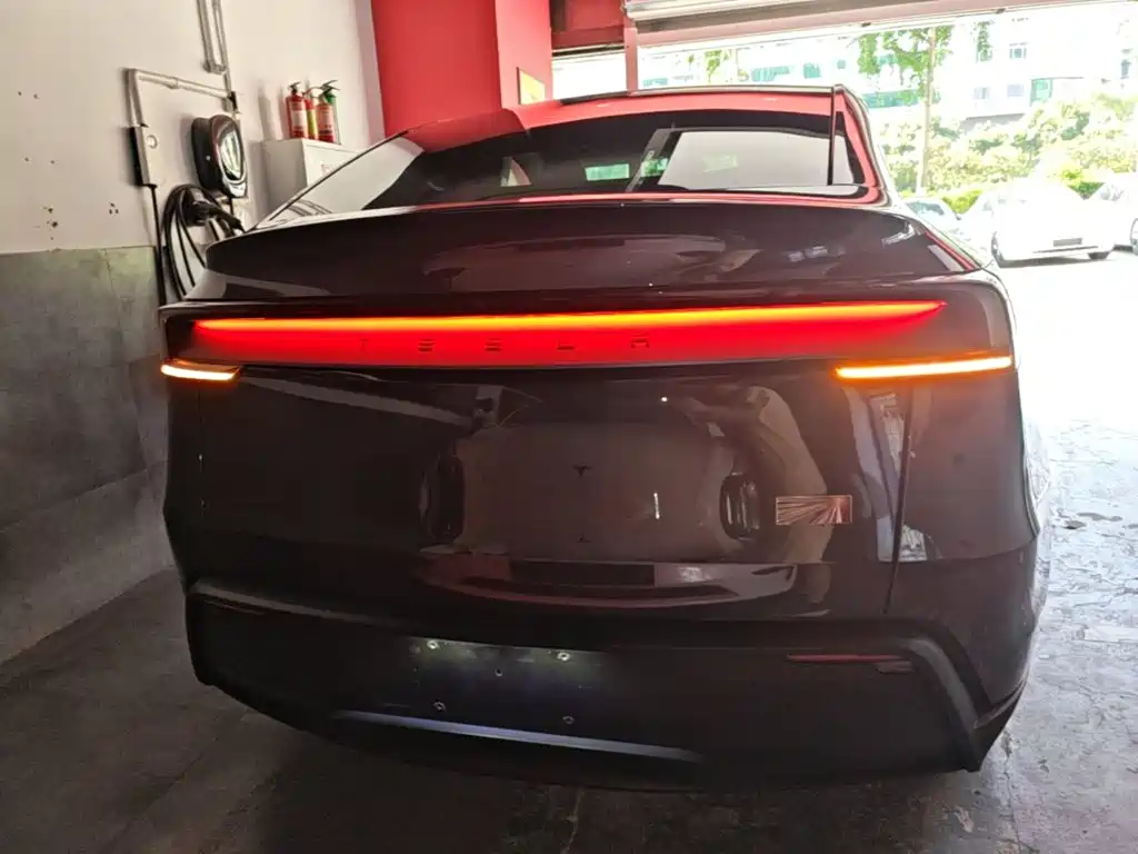 Model Y 2025 Long Range All-Wheel Drive First Edition купить на сайте DeffCars