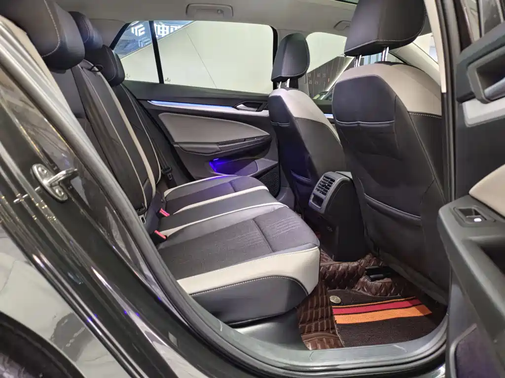 Golf 2023 facelift 280TSI DSG Pro купить на сайте DeffCars