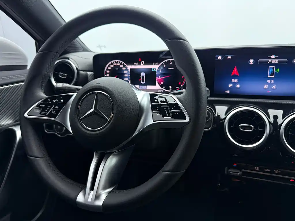 Mercedes-Benz A-Class 2023 A 180 L купить на сайте DeffCars