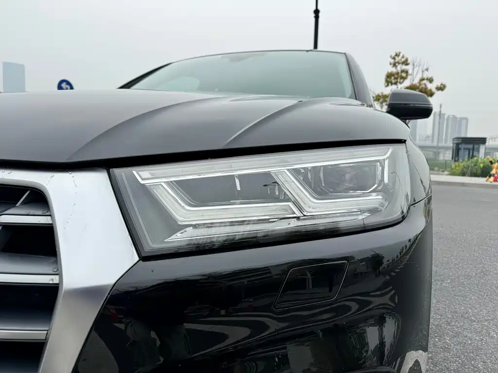 Audi Q5L 2020 45 TFSI exclusive and fashionable model купить на сайте DeffCars