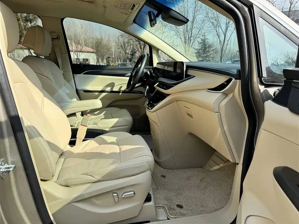 Buick GL8 2023 ES Lu Zun Exclusive Model купить на сайте DeffCars