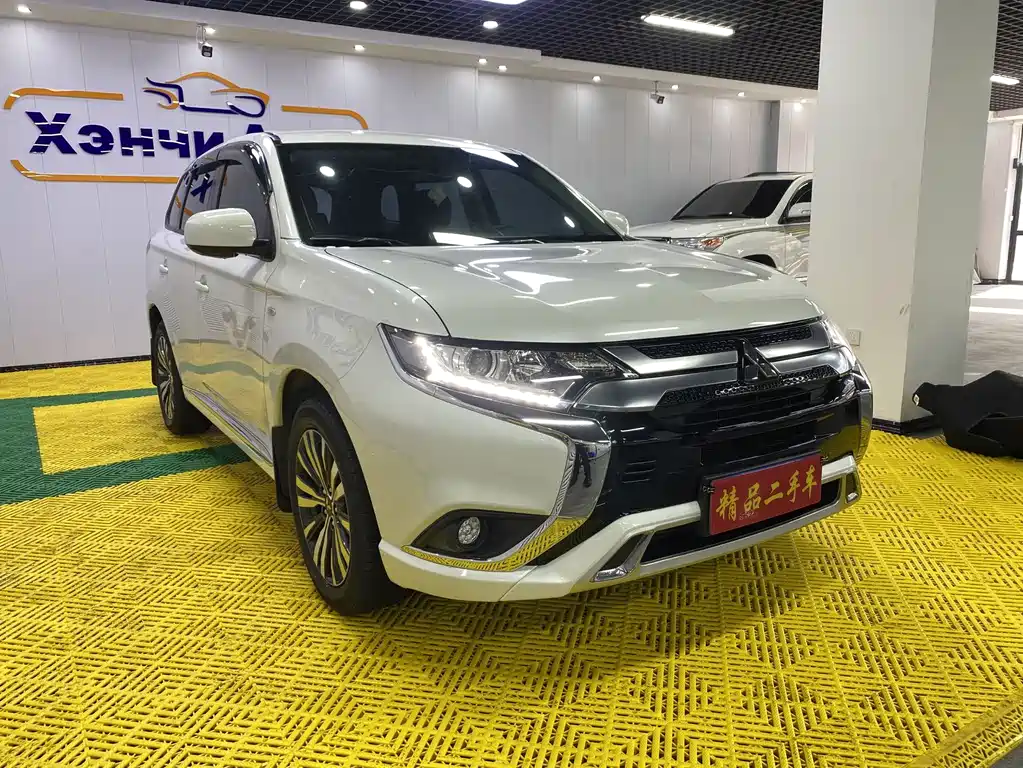 Outlander 2021 2.0L 2WD Smooth Edition 5 seats купить на сайте DeffCars