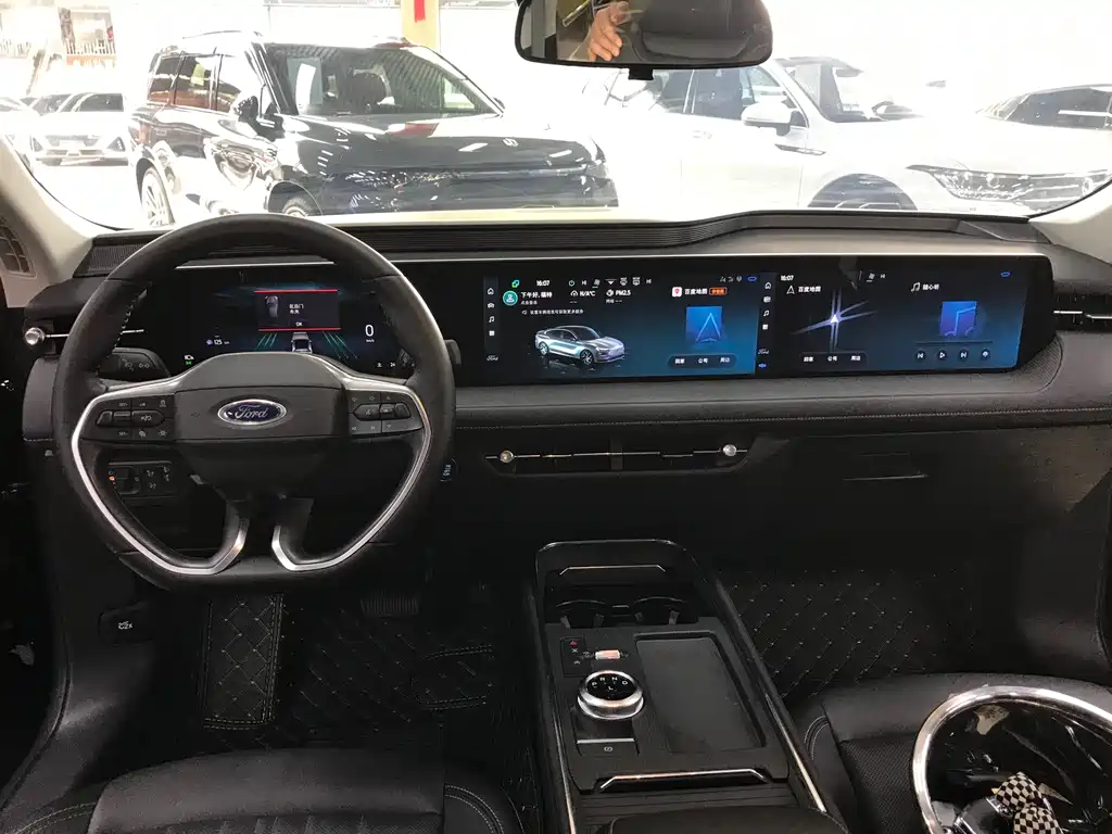 Mondeo 2025 2.0T EcoBoost Luxury купить на сайте DeffCars