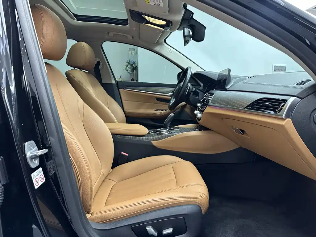 BMW 5 Series 2018 Facelift 530Li Exclusive Luxury Package купить на сайте DeffCars