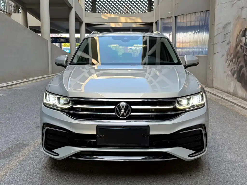 Tiguan L 2022 330TSI automatic two-wheel drive R-Line flagship version купить на сайте DeffCars