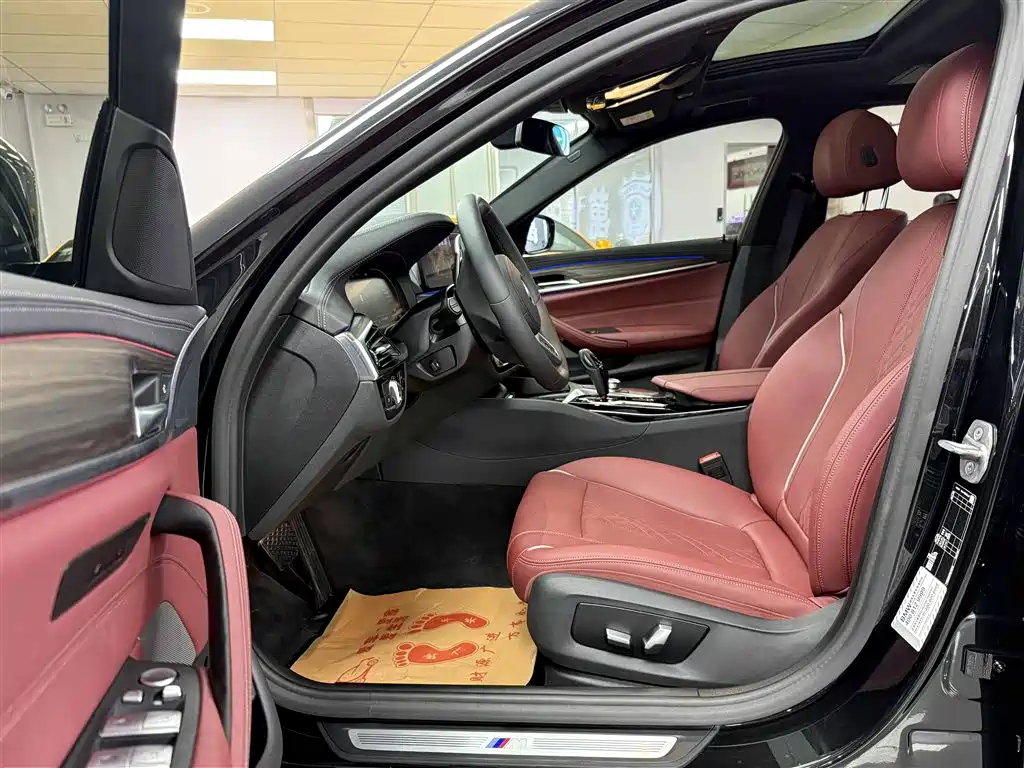 BMW 5 Series 2022 530Li Leading M Sports Package купить на сайте DeffCars