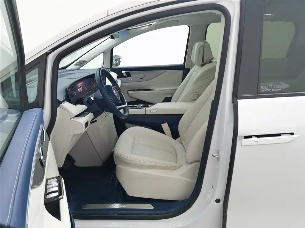 Buick GL8 New Energy 2024 Lu Zun Luxury Edition 6 seats купить на сайте DeffCars