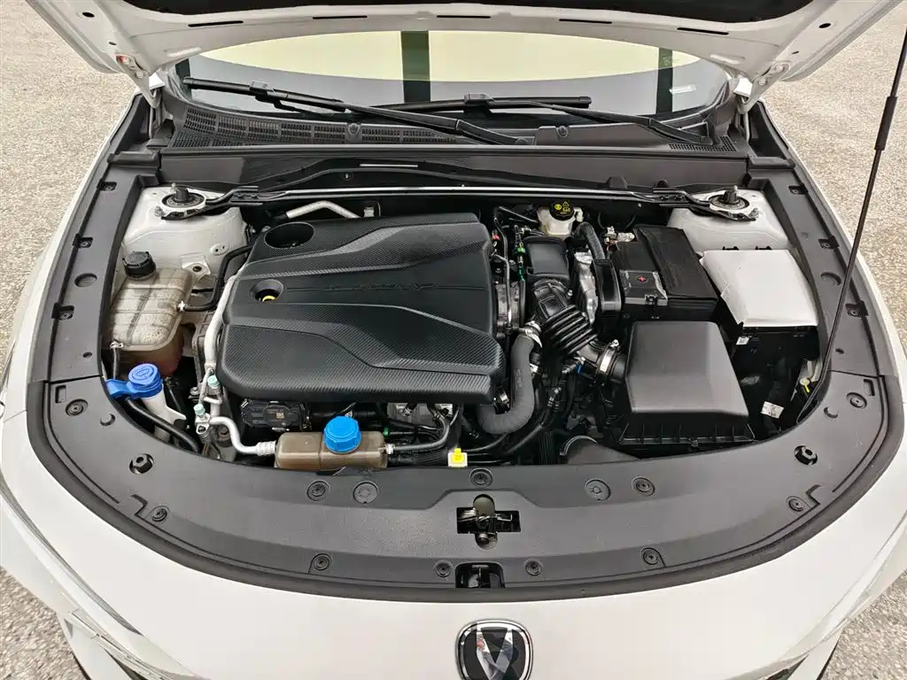 Changan UNI-V 2022 1.5T premium model купить на сайте DeffCars