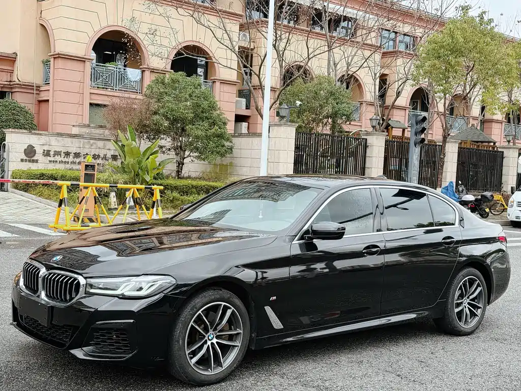 BMW 5 Series 2022 525Li M Sports Package купить на сайте DeffCars