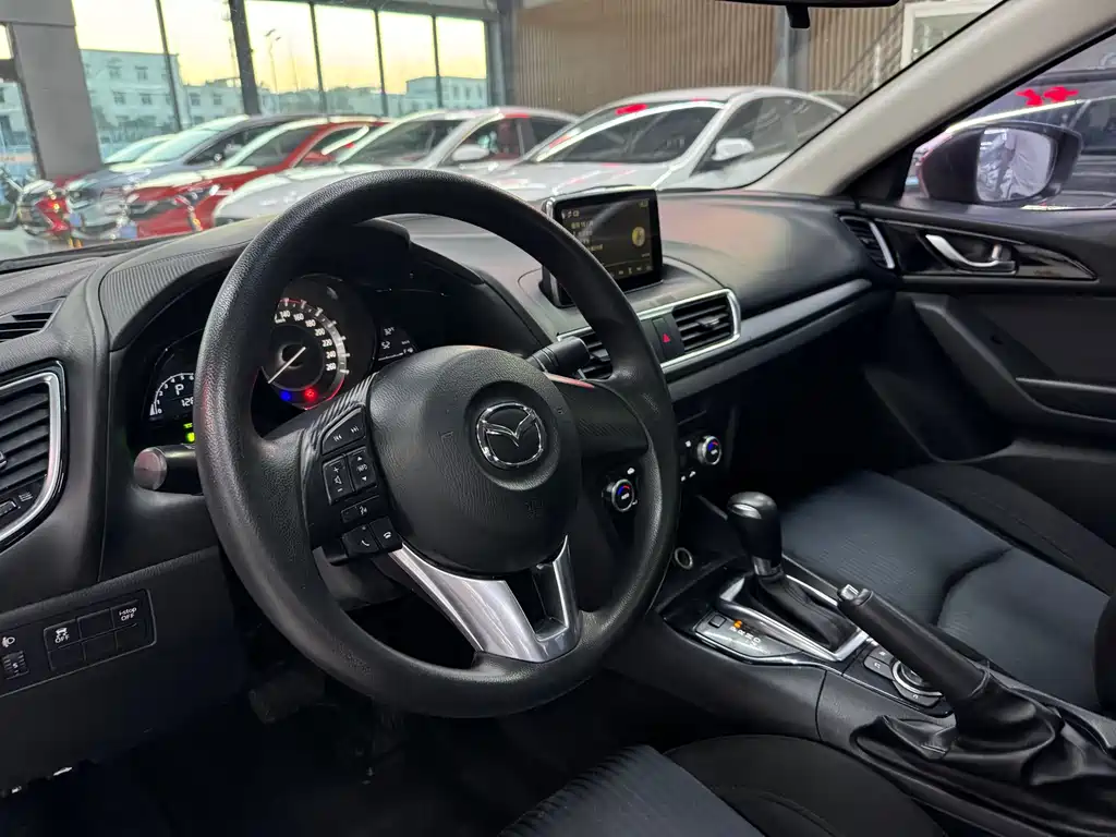 Mazda3 Angkesela 2016 sedan 1.5L automatic luxury model купить на сайте DeffCars