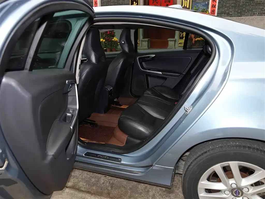 Volvo S60 2018 S60L T3 Smart Edition купить на сайте DeffCars